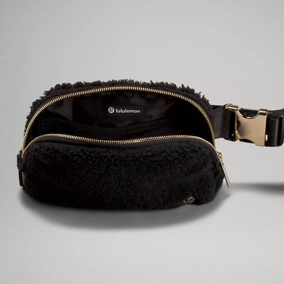LULULEMON Everywhere Belt Bag 1L Fleece Black - Picture 7 of 7